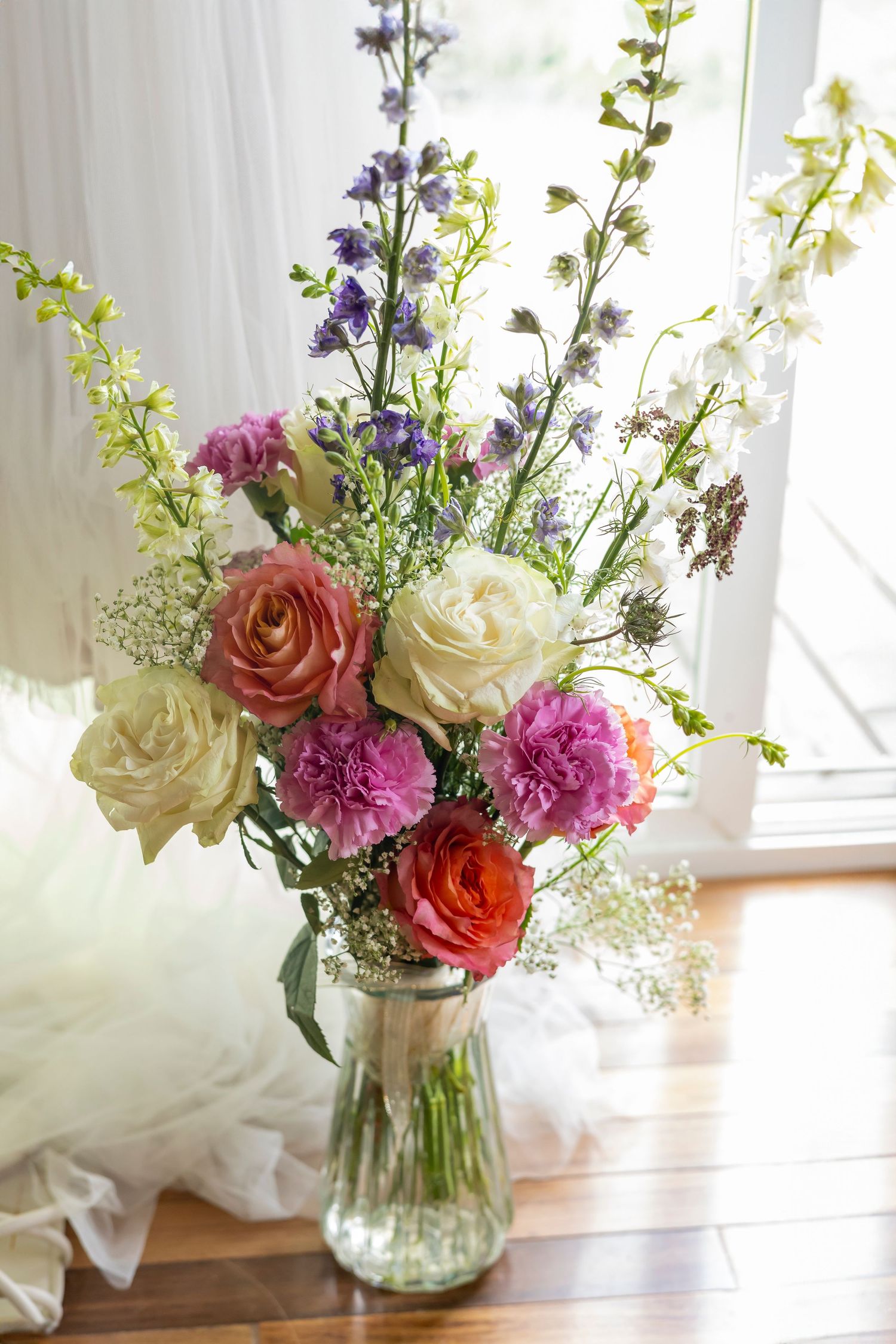 bright colored bridal bouquet. Boise wedding photographer.
