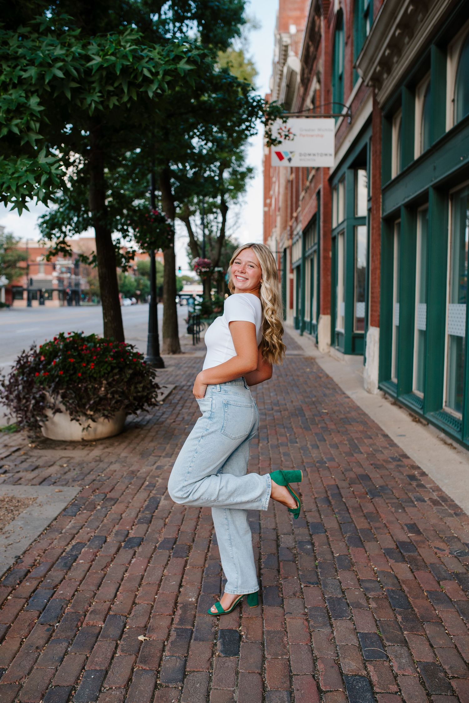 Senior pictures in downtown Wichita Kansas by Photographer Jessica Nadine Photography