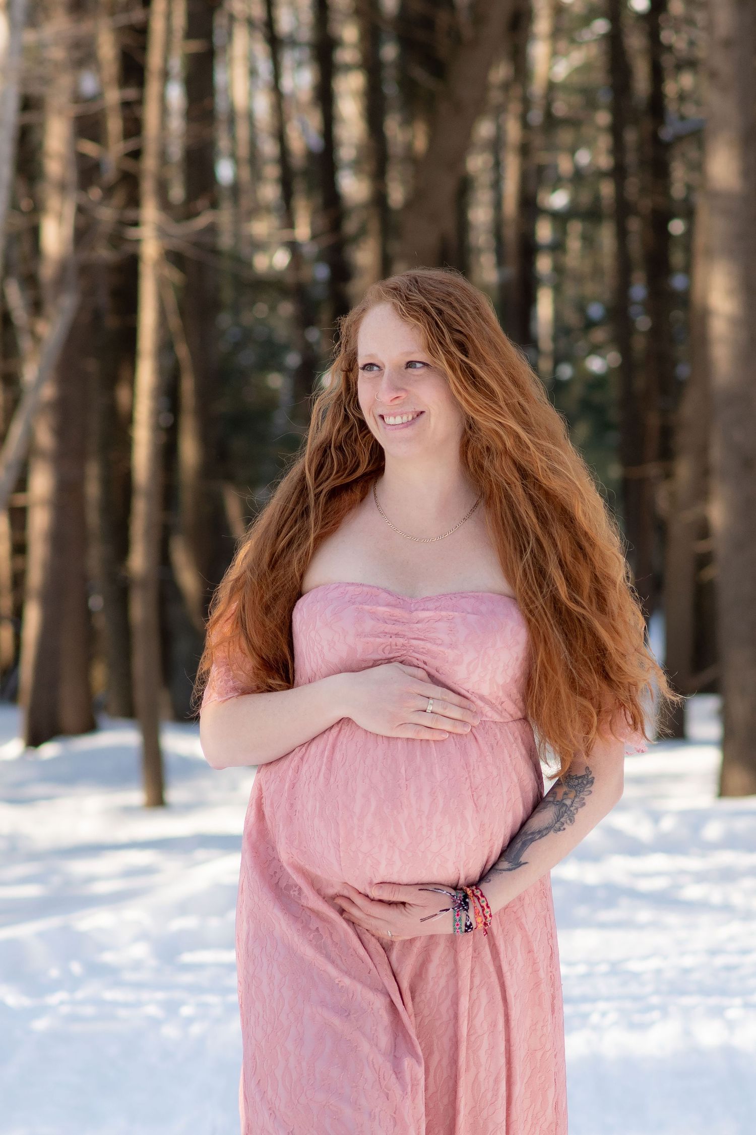 Séance photo de femme enceinte à Sorel-Tracy, douce et naturelle. Féminité, romantique, beauté, maternité douceur, robe de maternité