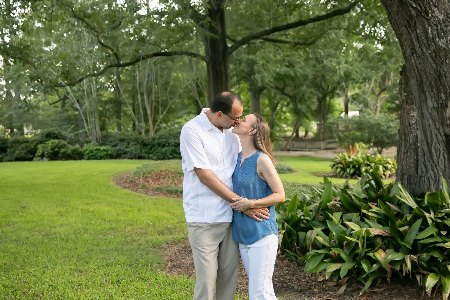 Extended family session taken at Cohn Arboretum in Central City, just outside of Baton Rouge.