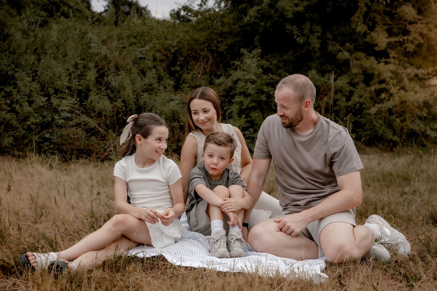 swadlincote-family-photographer-candid-moments.jpg