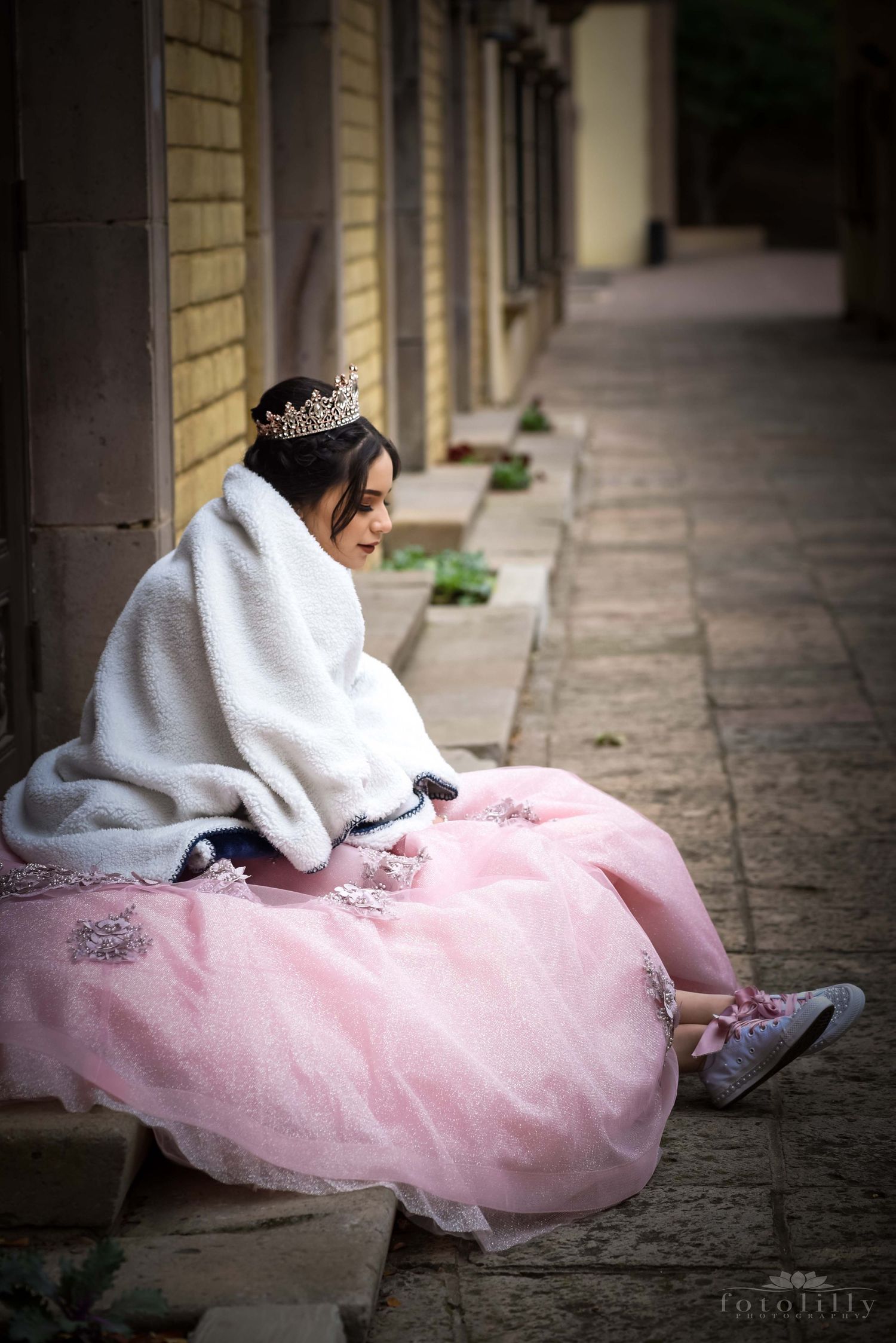 Luxury winter quince photoshoot captured by Fotolilly Photography in DFW