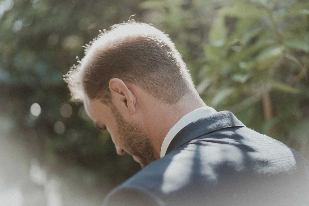 groom portrait outdoor wedding porto