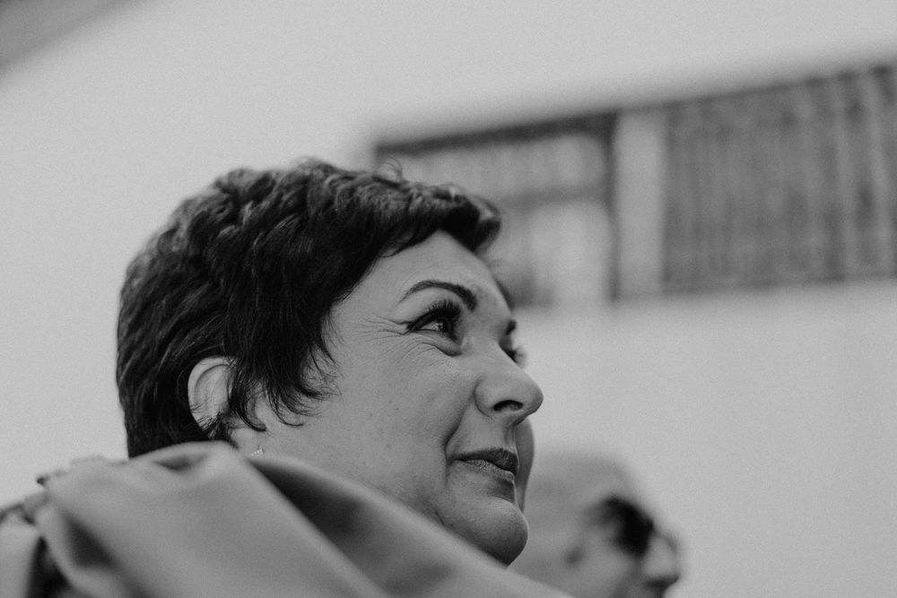 wedding guest emotional reaction black and white porto