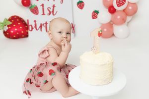Amy Gray Photography | Newborn, Cake smash, Headshots, Couple, Children, maternity & Family Photographer in Ayr and Girvan