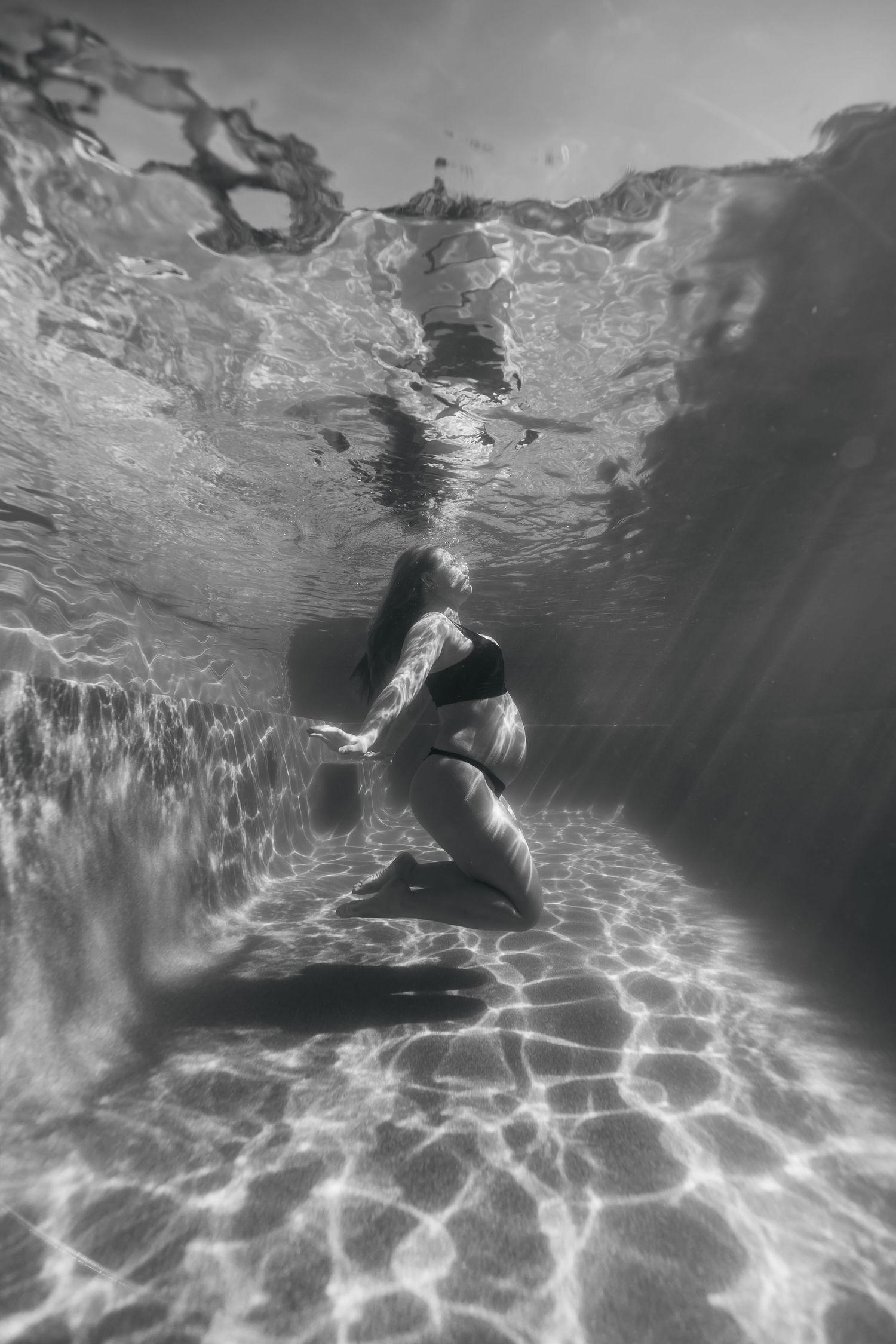 Under water, maternity, Sunshine Coast pregnancy, Sunshine Coast water photographer, Sunshine Coast maternity photographer, Sunshine Coast