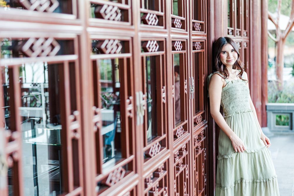 Light and airy senior photo session in Southern California winter