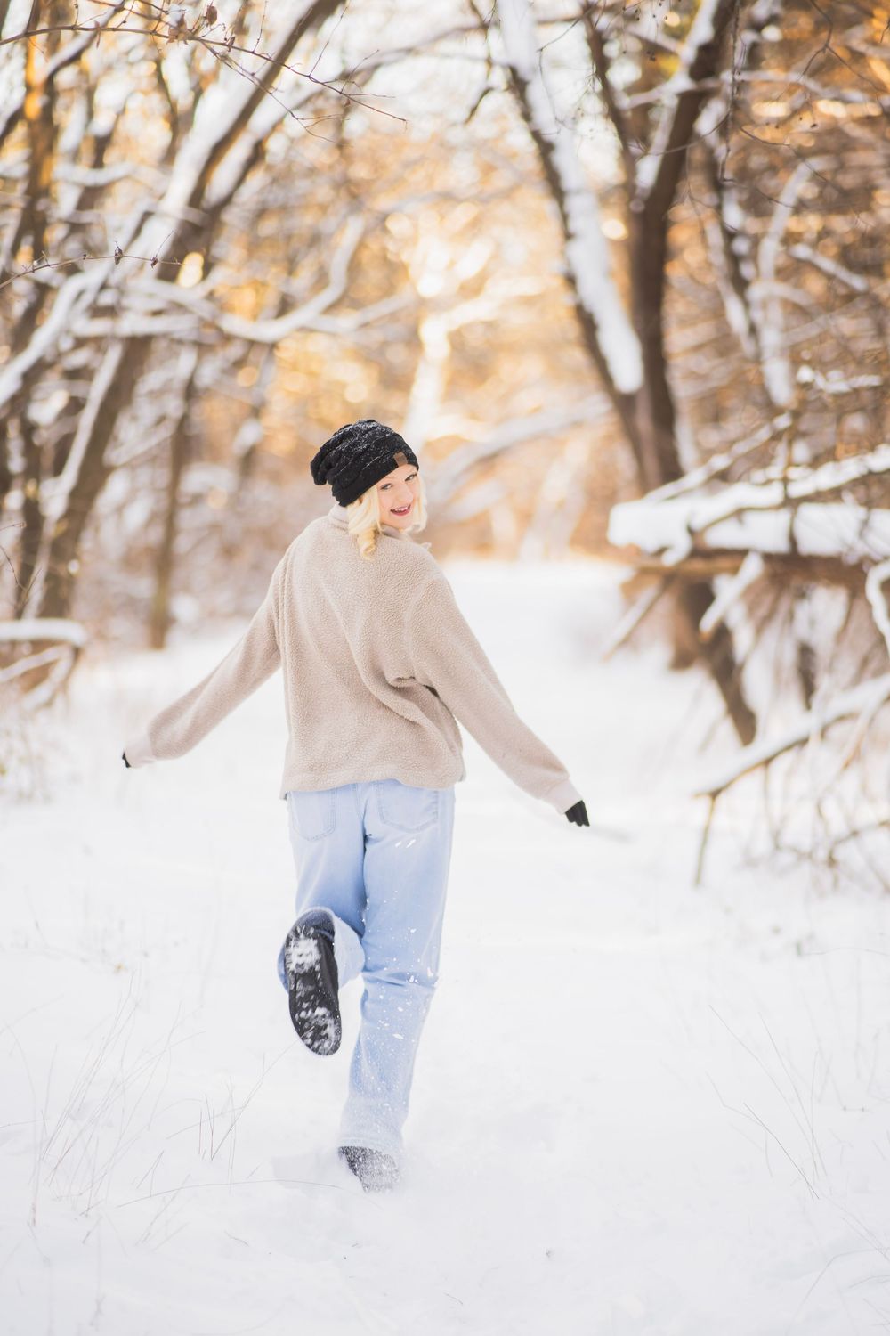 Snowy senior pictures in wichita ks
