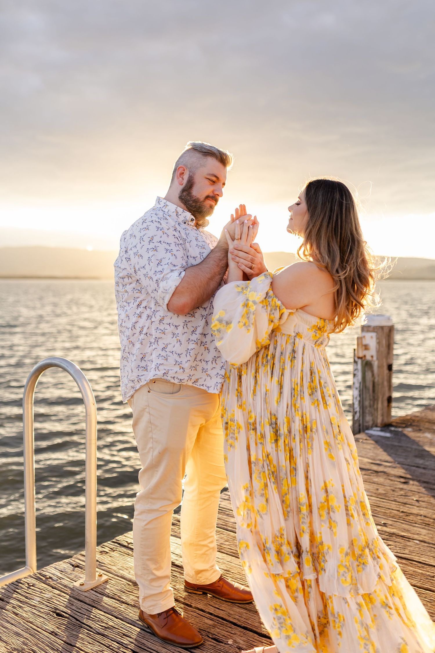 Maternity photos at Lake Illawarra photographed in warm autumn tones
