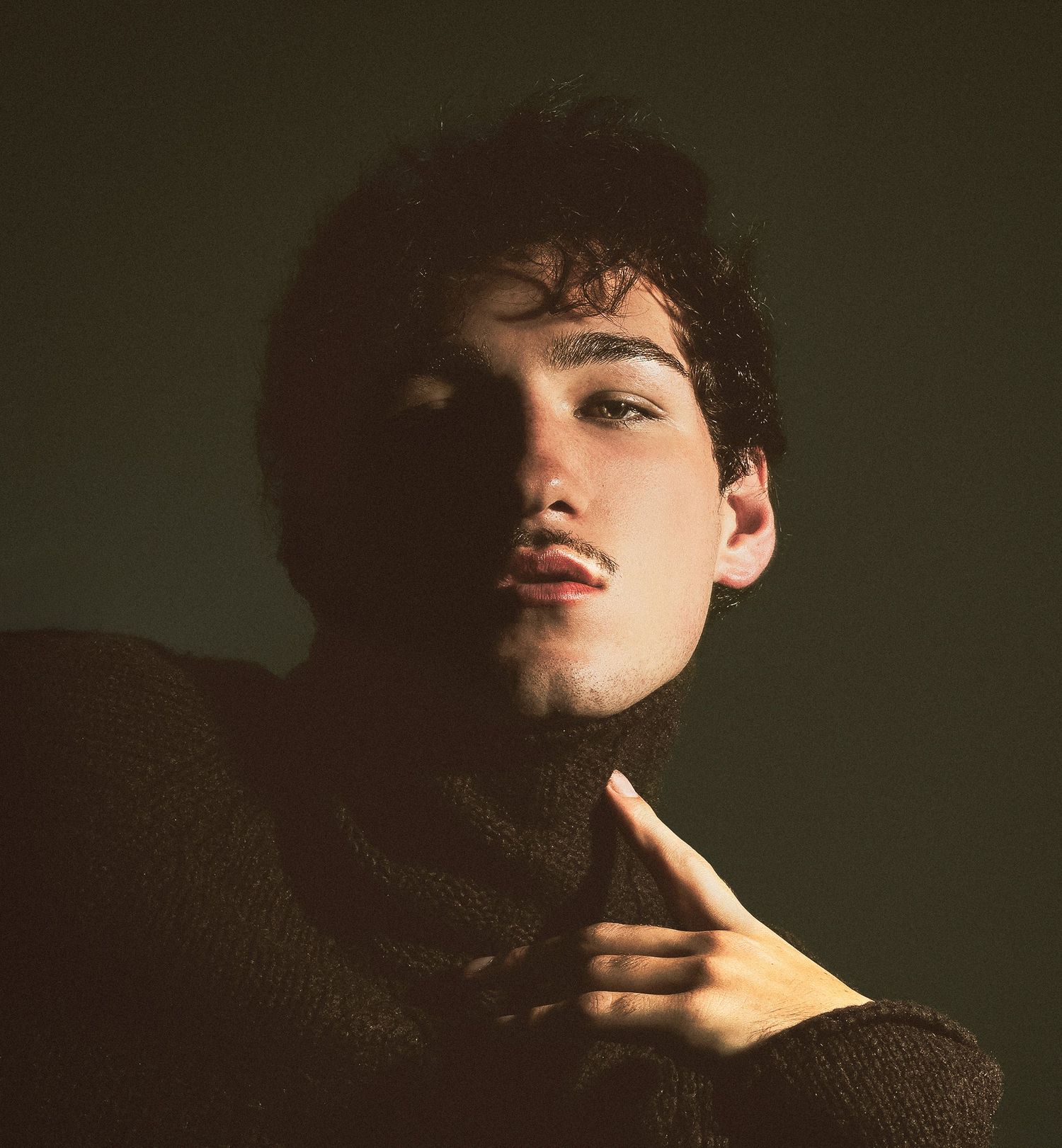 Fashion-inspired portrait photographed in NSW by Wollongong portrait photographer Serene Coleman.