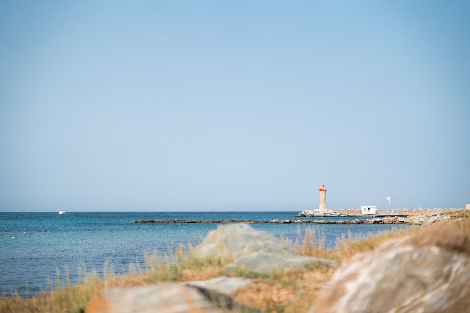 phare de macinaggio avec sa plage
