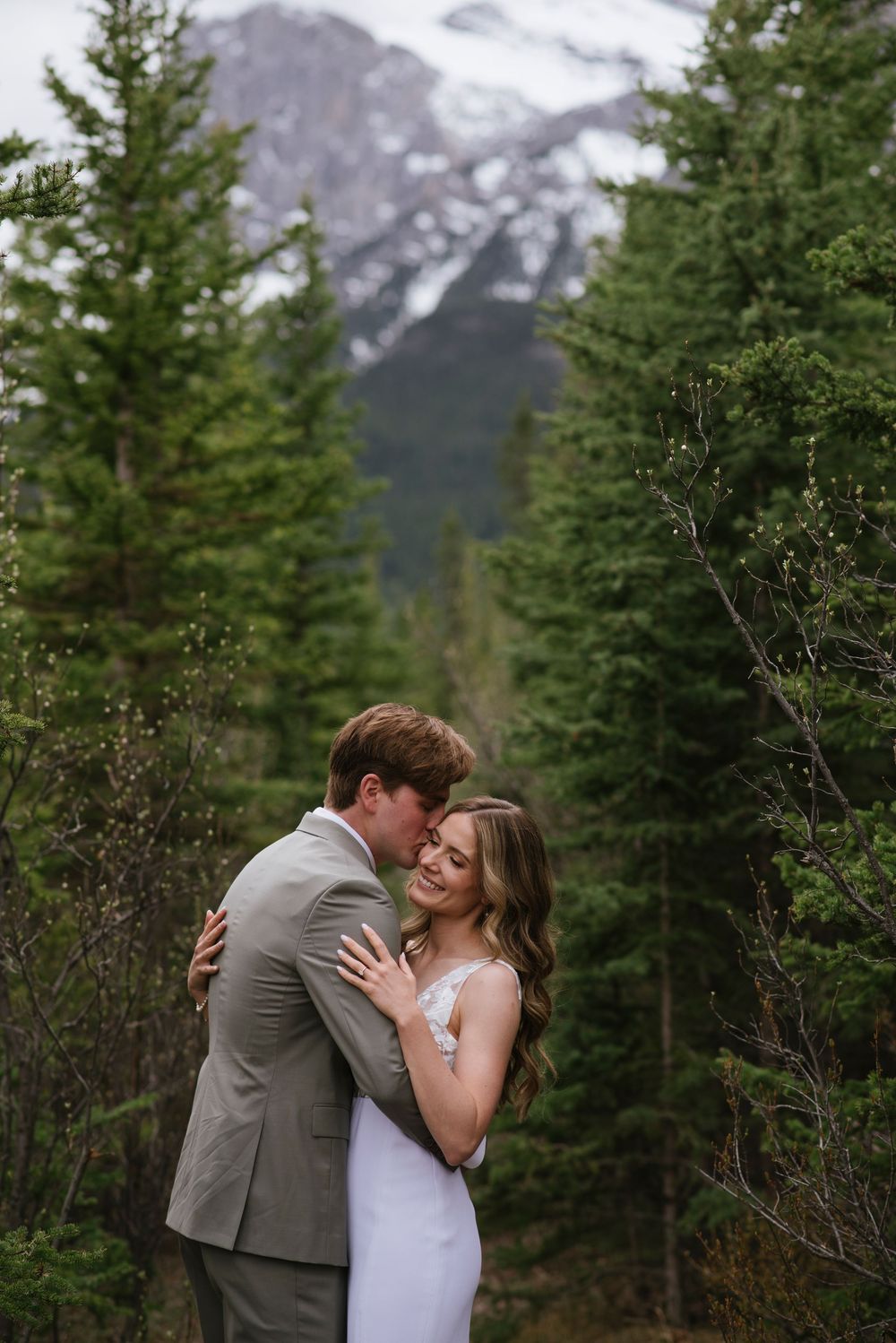 Canmore Elopement Wedding Photographer
Canmore Wedding Photographer