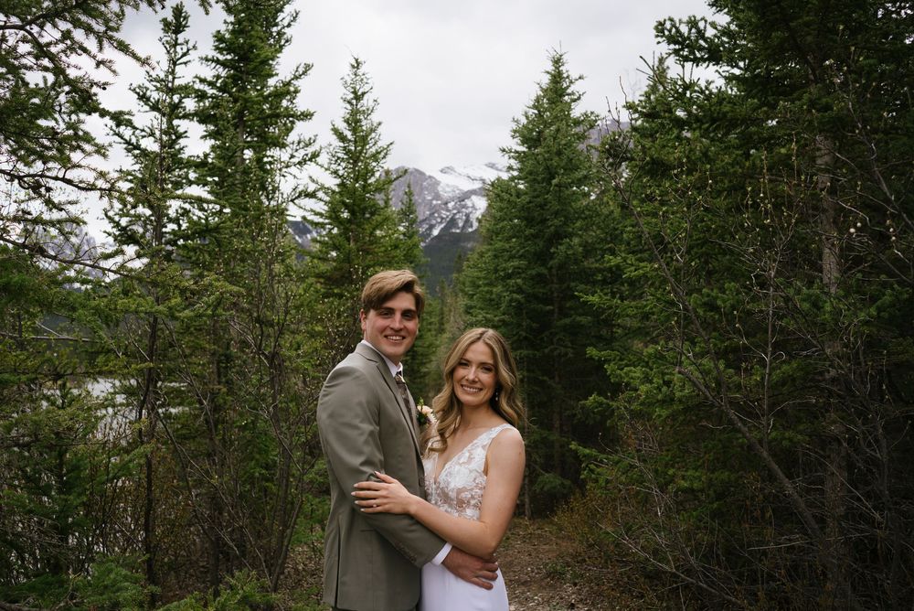 Canmore Elopement Wedding Photographer
Canmore Wedding Photographer
