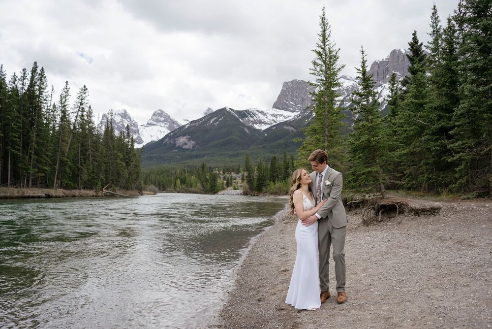 Canmore Elopement Wedding Photographer
Canmore Wedding Photographer