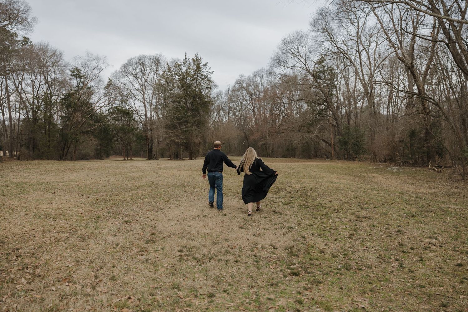 Dreamy outdoor engagement photos