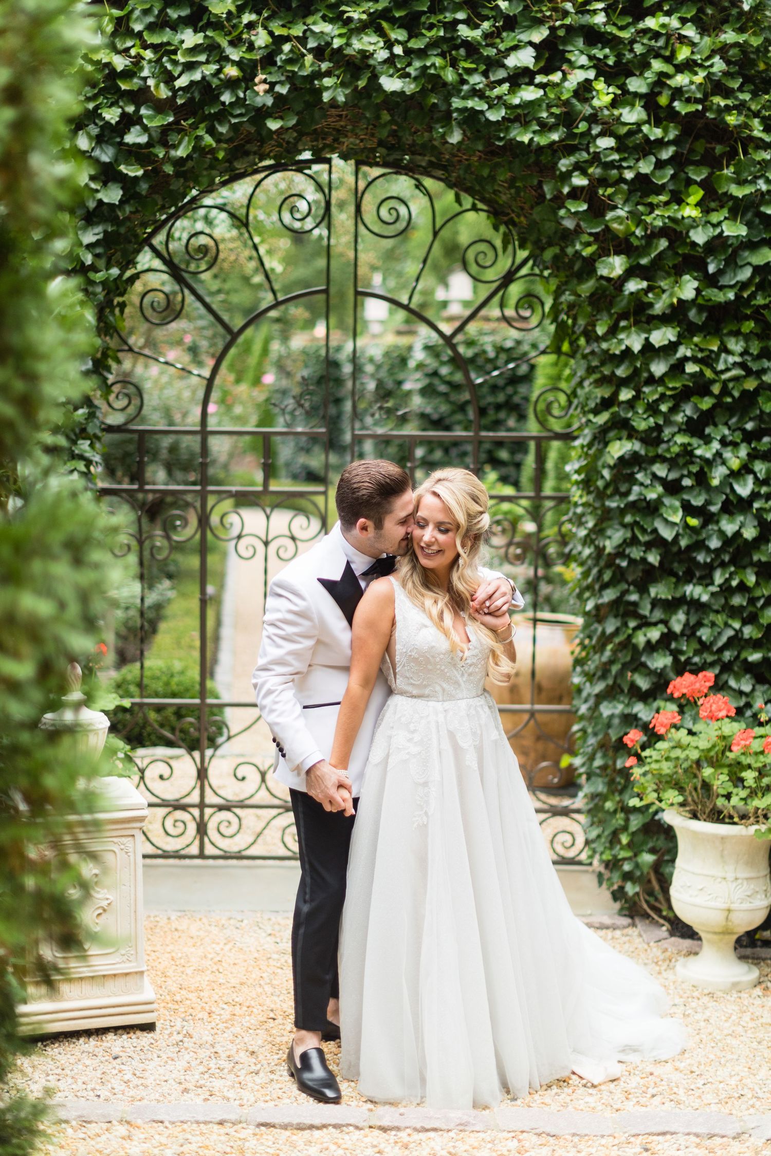 Ashley + Jarred | Zuccari Wedding | © Carly Arnwine Photography | PriscillaMBeauty | RSVP Catering | The Vow Boutique | Flowers at 38