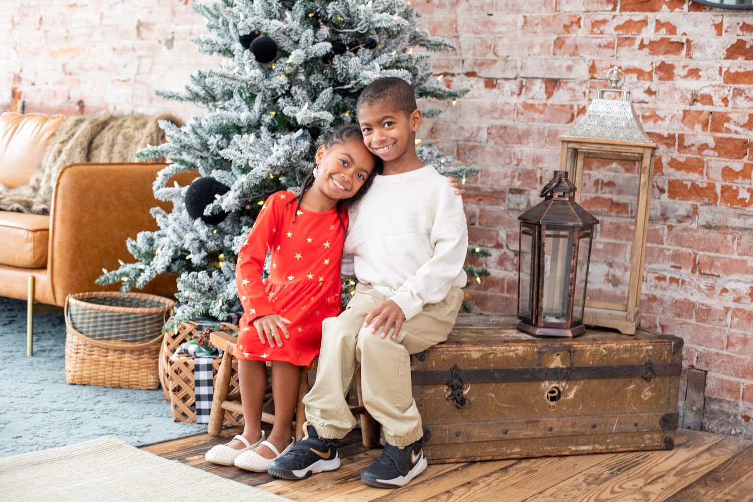 christmas seasonal holiday photoshoots luxury high end beautiful photos quick turn around retouched crisp true to color editing cincinnati