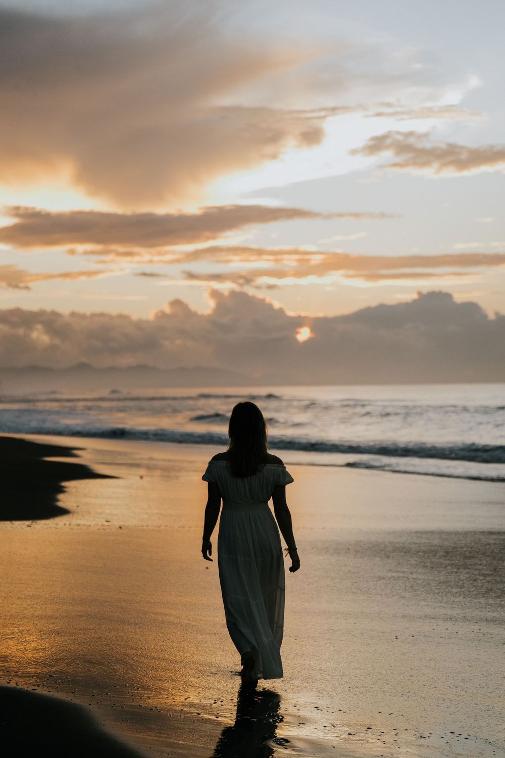 Solo lifestyle photography at Saba Beach