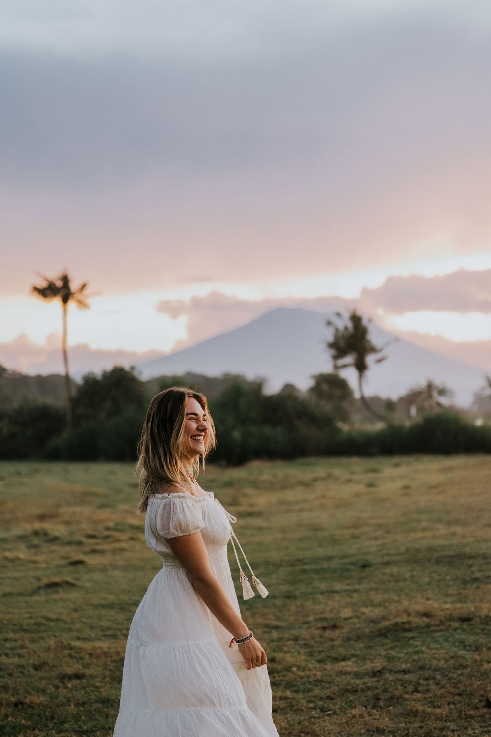 Lifestyle portrait session at Saba Beach