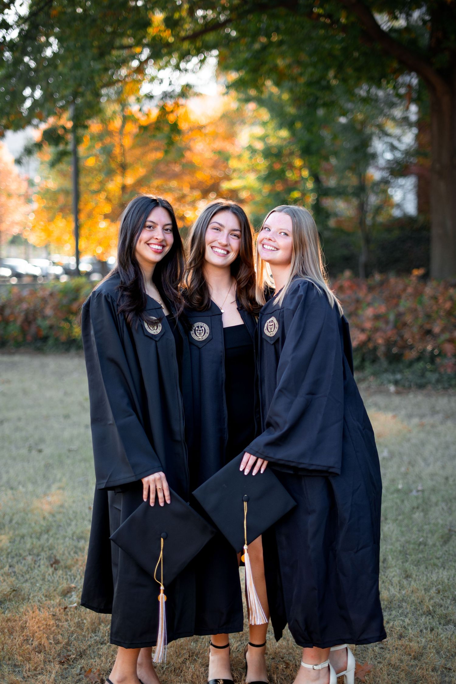 Oglethorpe group grad photos in atlanta Georgia book your graduation portrait sessions before commencement