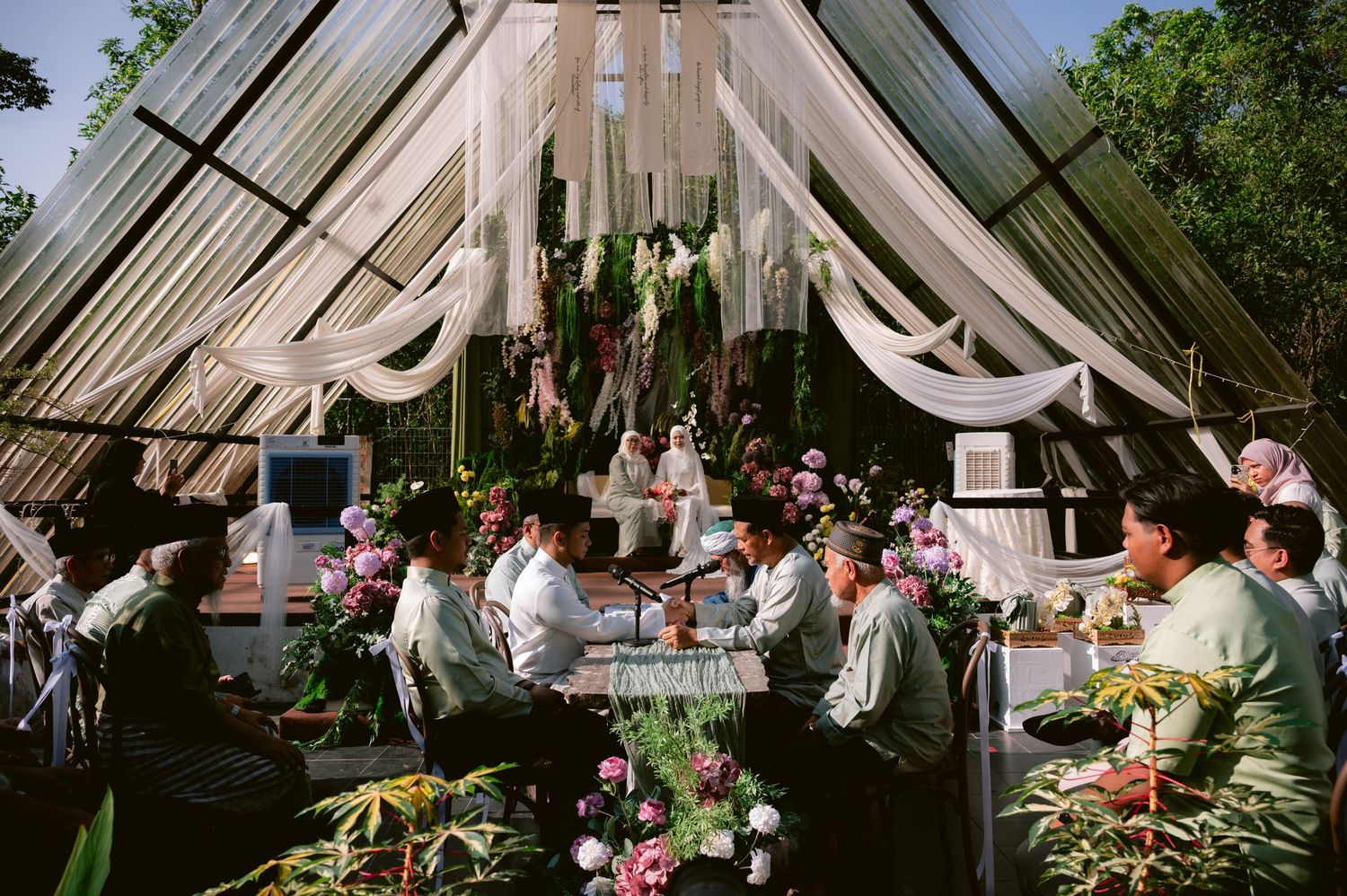 Wedding experiences starting from RM1,500 ✨
Because your memories deserve to be captured beautifully.