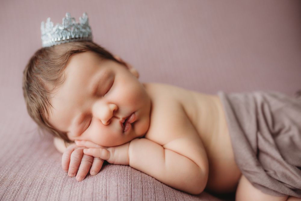 Newborn Photoshoot in Cullman, Alabama by a North Alabama Photographer and Cullman, Alabama Photographer Newborn photographer in Cullman, AL