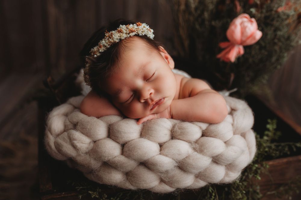 Newborn Photoshoot in Cullman, Alabama by a North Alabama Photographer and Cullman, Alabama Photographer Newborn photographer in Cullman, AL