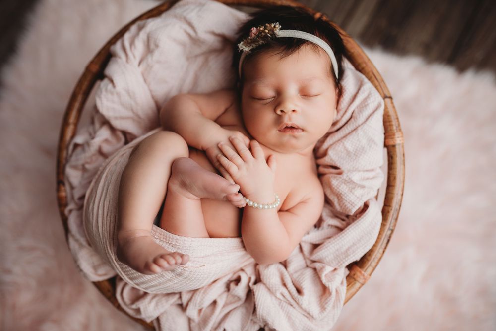 Newborn Photoshoot in Cullman, Alabama by a North Alabama Photographer and Cullman, Alabama Photographer Newborn photographer in Cullman, AL