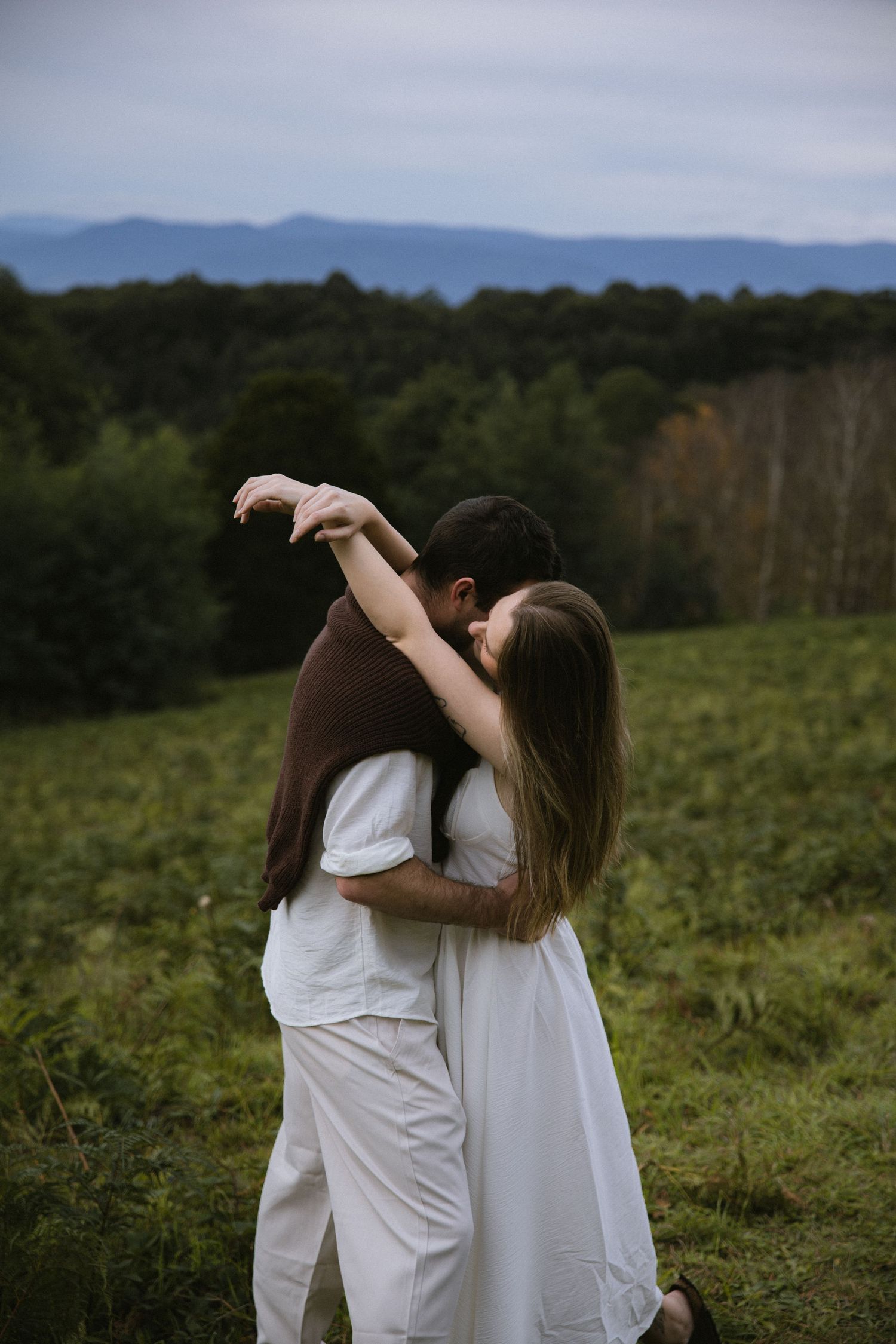 Olinda couples photographer, Dandenong Ranges photoshoot, romantic couple session, forest photography, lush greenery