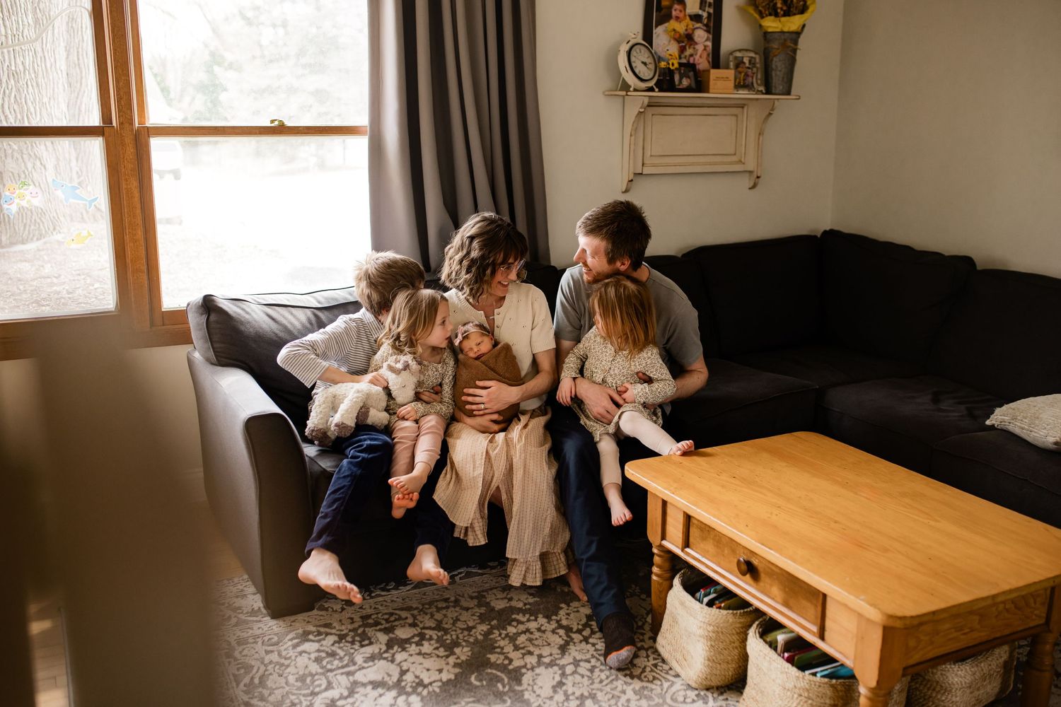 Family newborn in home lifestyle session in Madison wi with family of 5