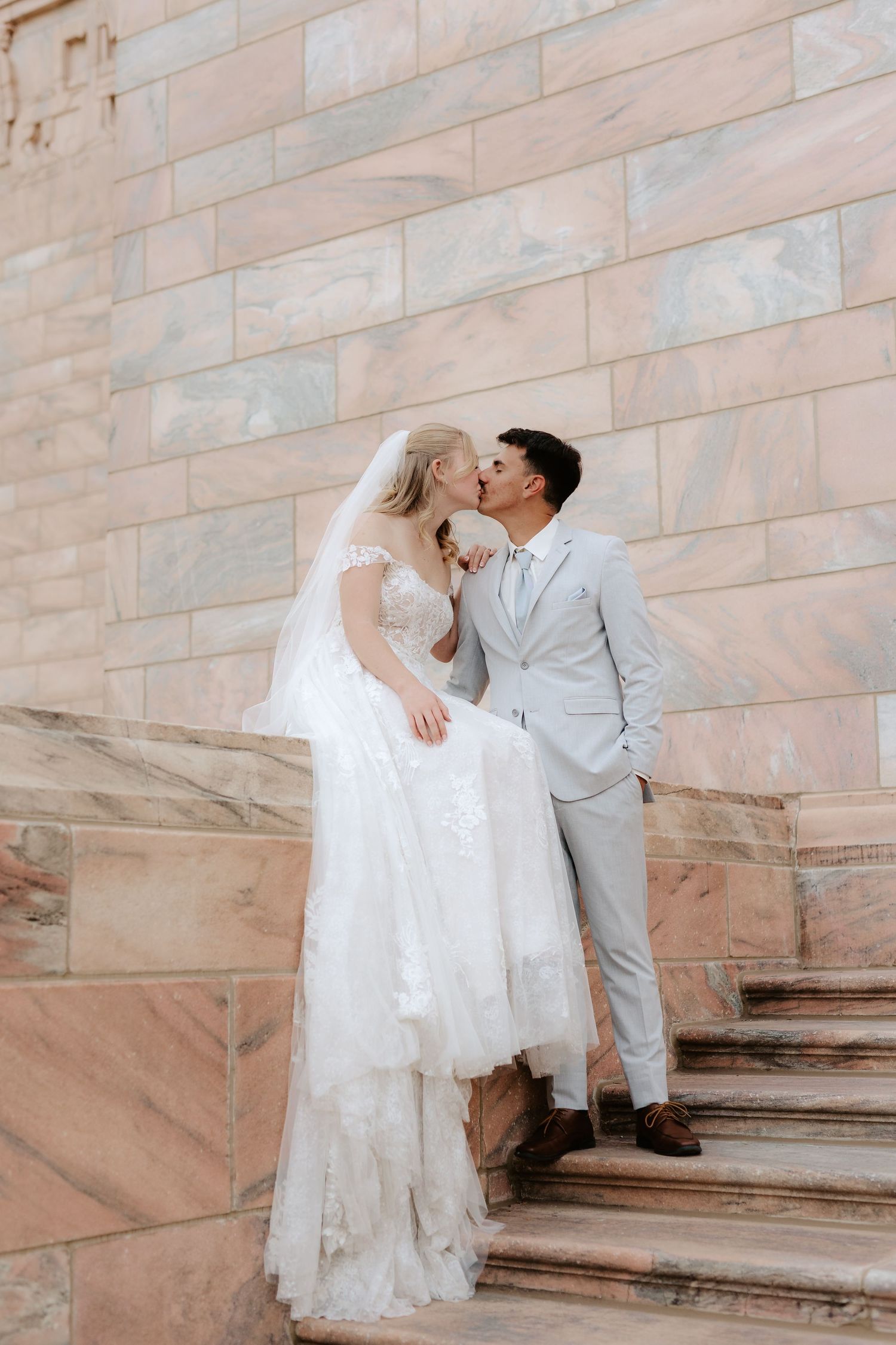 omaha ne elopement at the joslyn art museum, omaha wedding photographers, lincoln ne wedding photographers