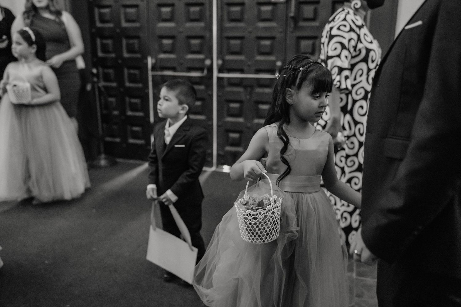 Wedding guests start to arrive at Cathedral for Sacramento wedding