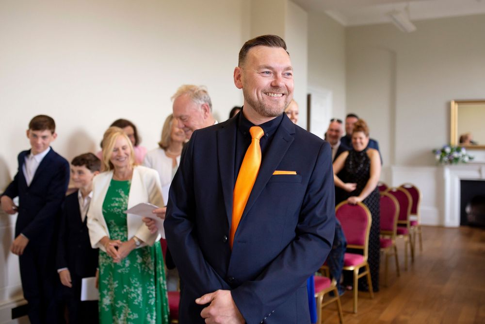 wedding at Liverpool Registry Office St Georges Hall by little wonderland photography