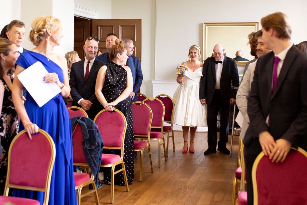 wedding at Liverpool Registry Office St Georges Hall by little wonderland photography