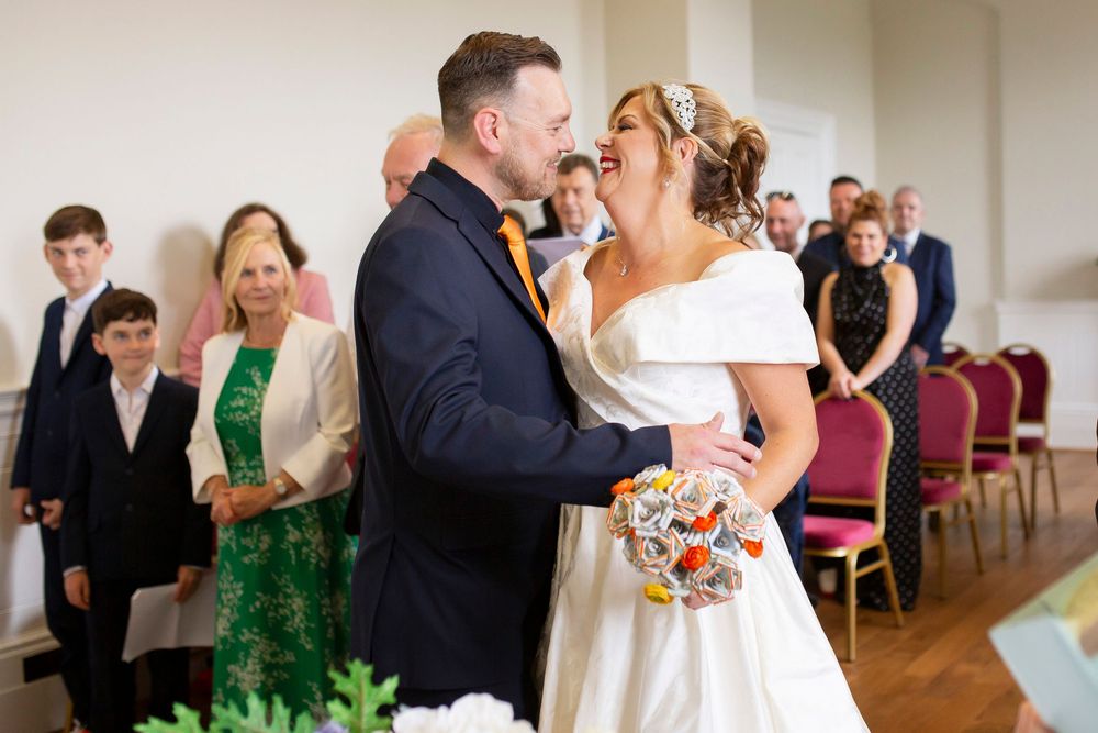 wedding at Liverpool Registry Office St Georges Hall by little wonderland photography