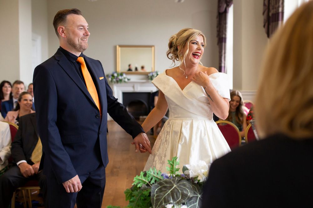 wedding at Liverpool Registry Office St Georges Hall by little wonderland photography