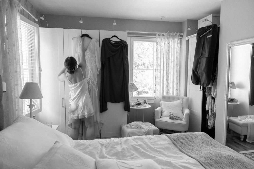 Documentary wedding photographer.