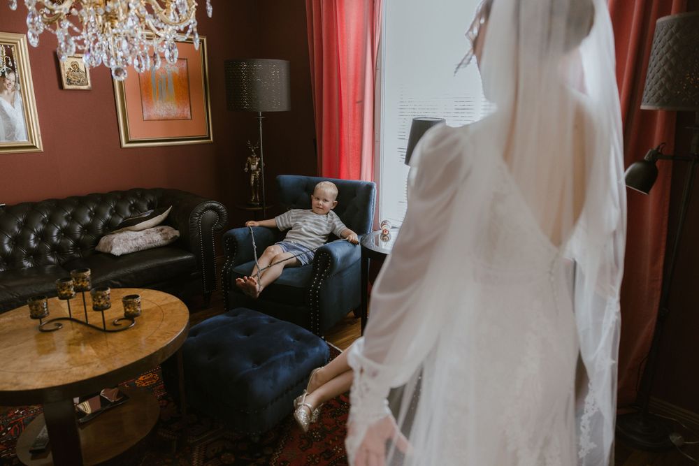 Documentary wedding photographer.