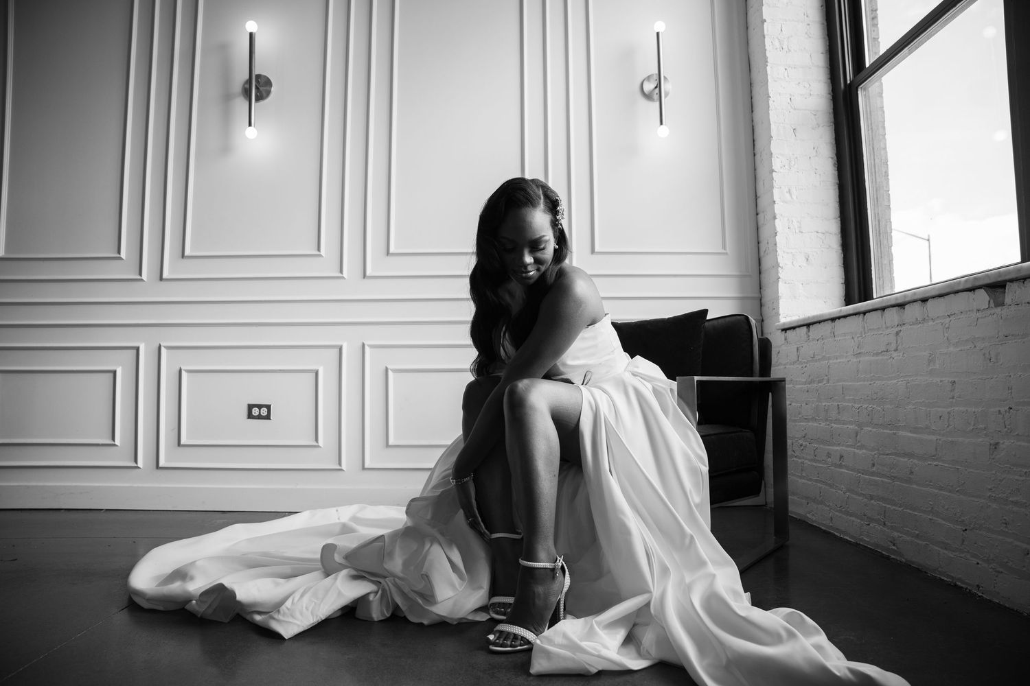 As a wedding photographer in Chicago, I love making portraits of brides in pretty dresses and they get ready on wedding day.