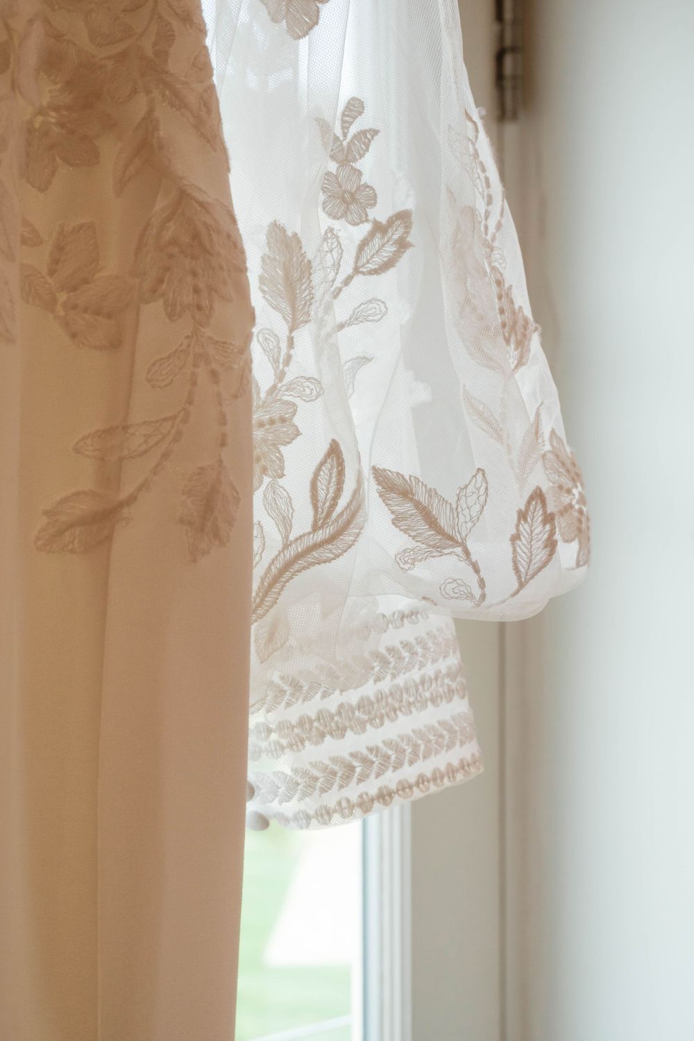 Hyde House Wedding Photographer Cotswolds Zara Davis Photography Gloucestershire Cheltenham bridal sleeve detail