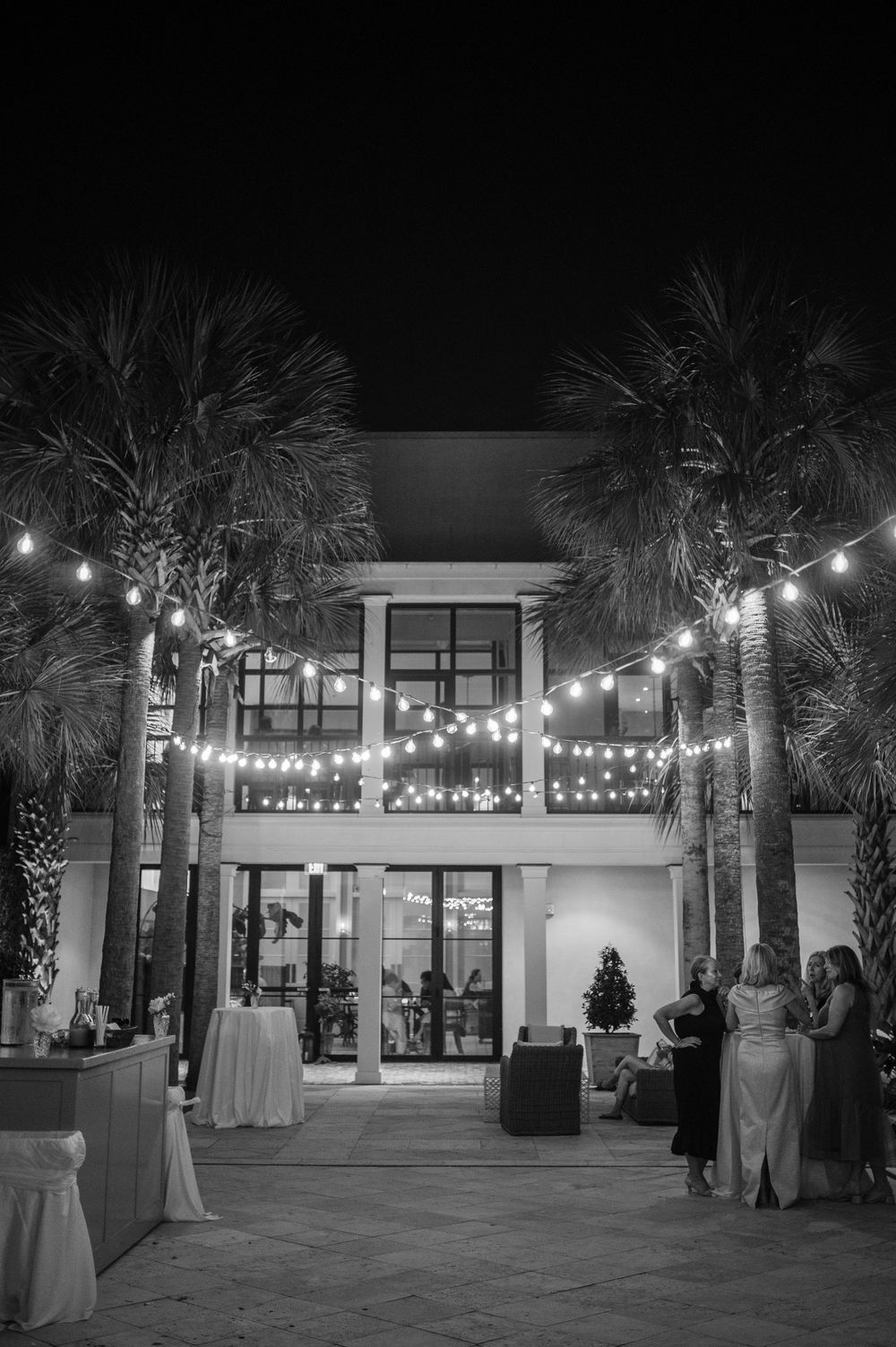 Cannon Green wedding photography captured by candid, timeless Charleston wedding photographer, Allison Hanson Photography