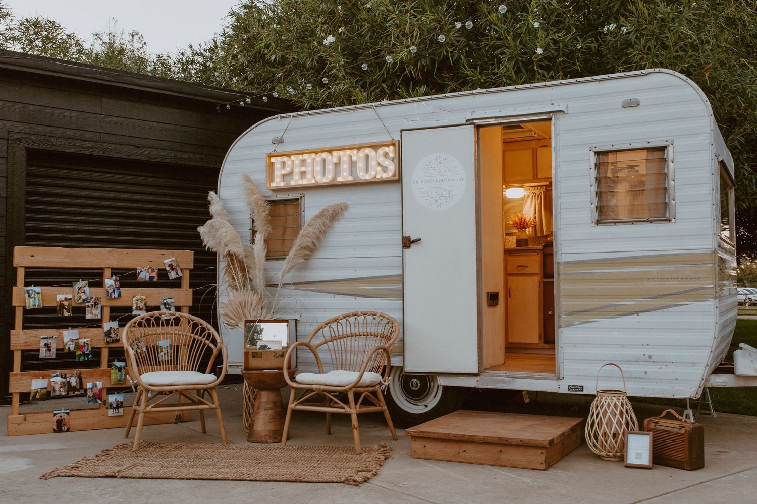 mobile vintage photo booth trailer for wedding and events. wedding vendor. the honey booth. photo booth.