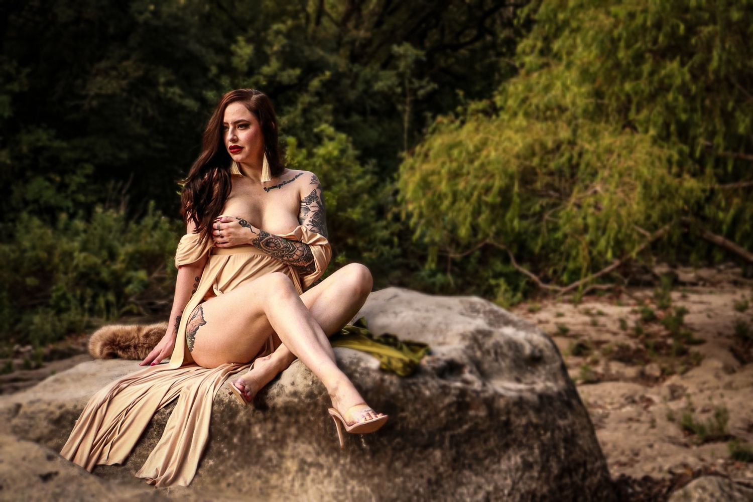 Burlesque model shoot with an outdoor Boudoir style.