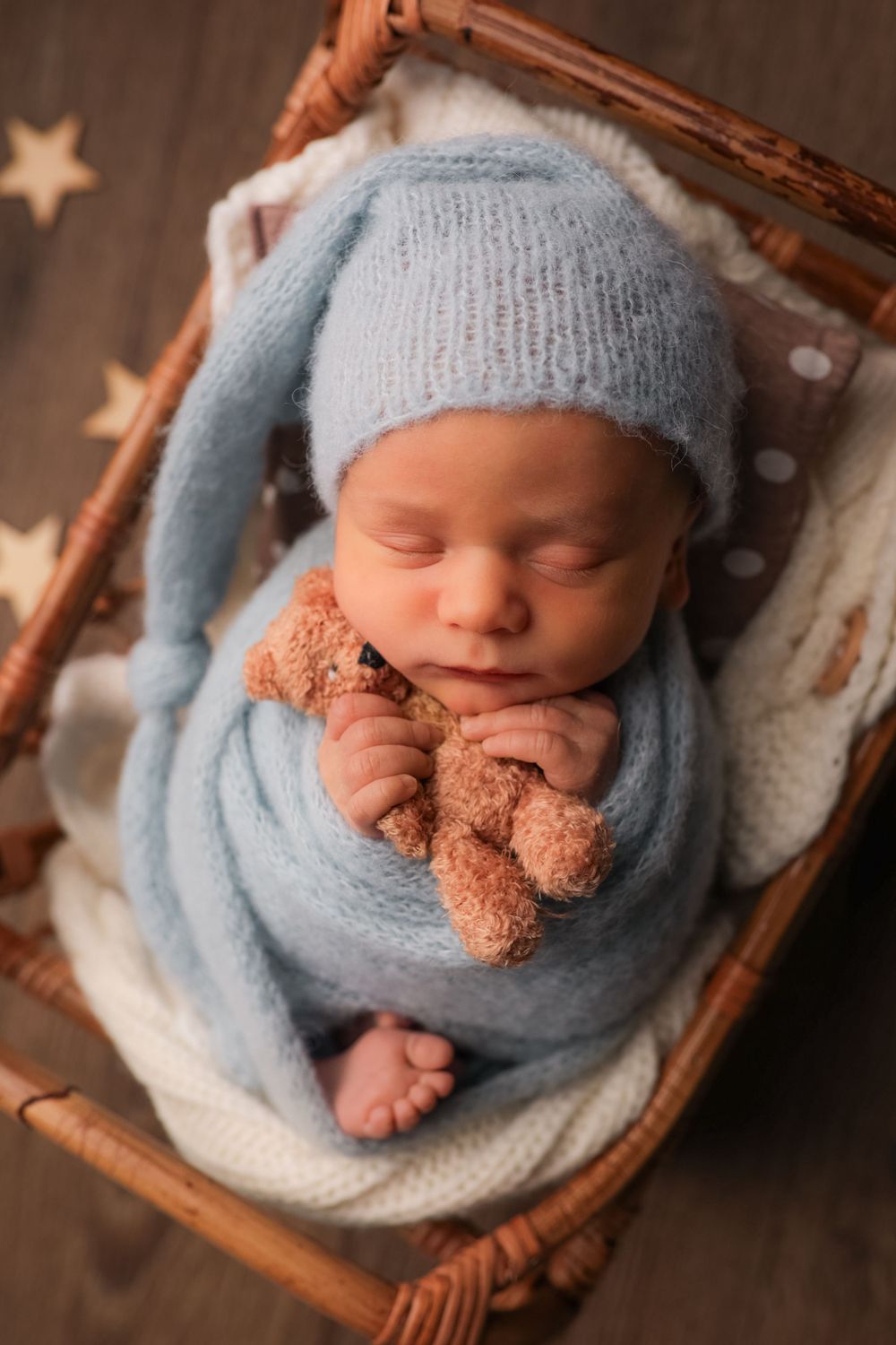 travel photographer , in home newborn family session