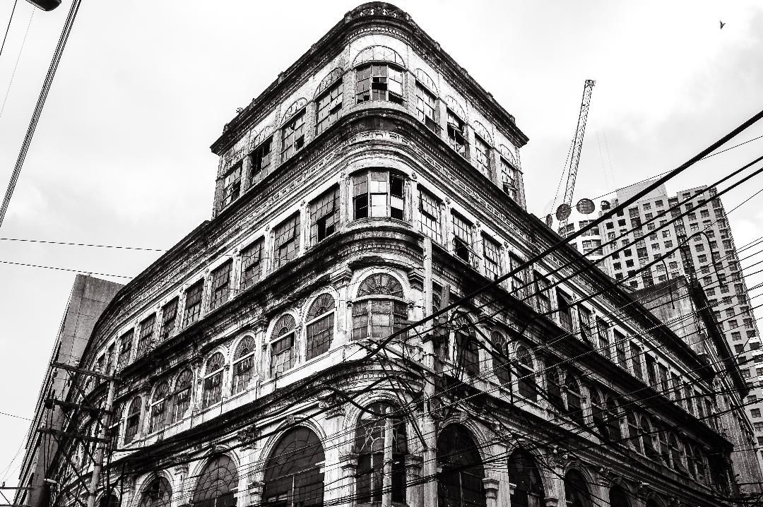 El Hogar Buidlng in Manila