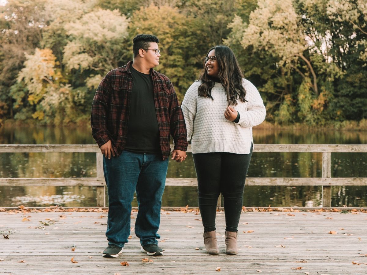 What to Wear for Engagement Photos and What to Avoid (In 2024) - Kylie  Stewart Photography