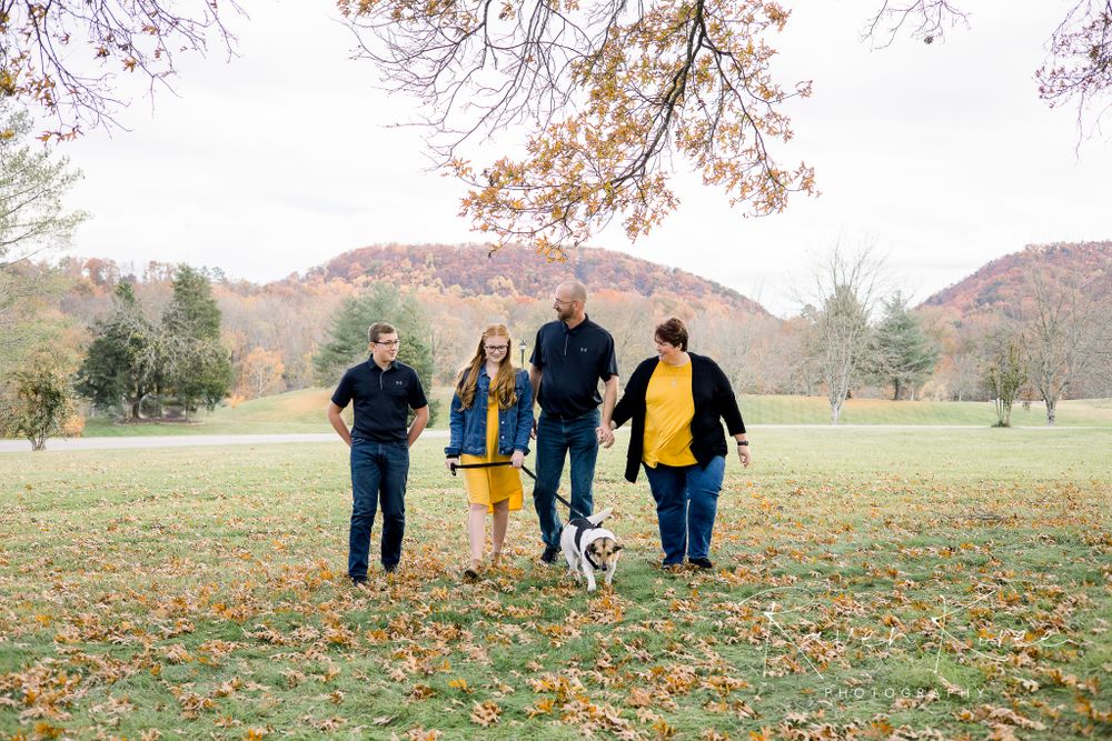 Family outdoor photo session in beautiful Knox County Tennessee
