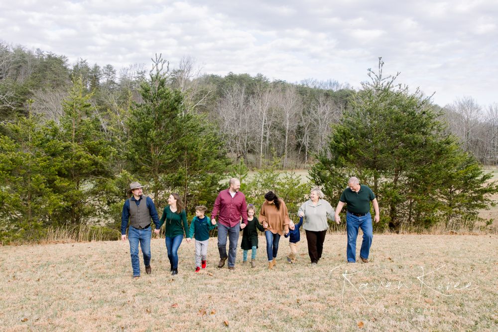 Family outdoor photo session in beautiful Knox County Tennessee