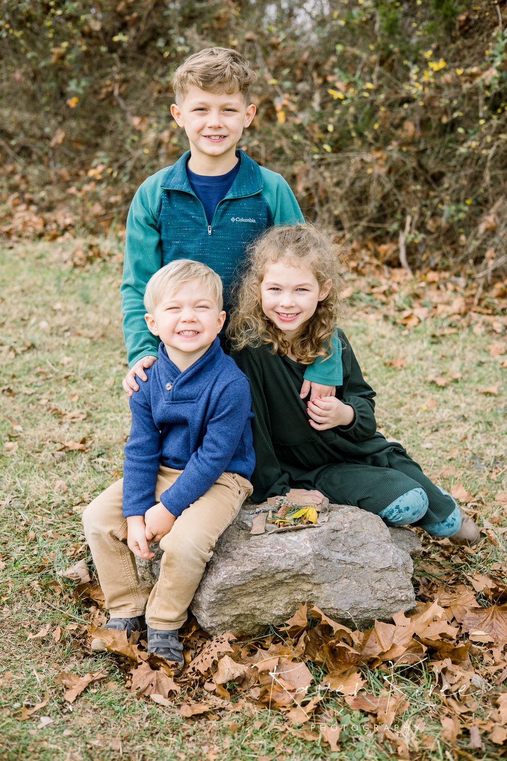 Sibling photos taken in the fall outdoors in Knoxville Tennessee