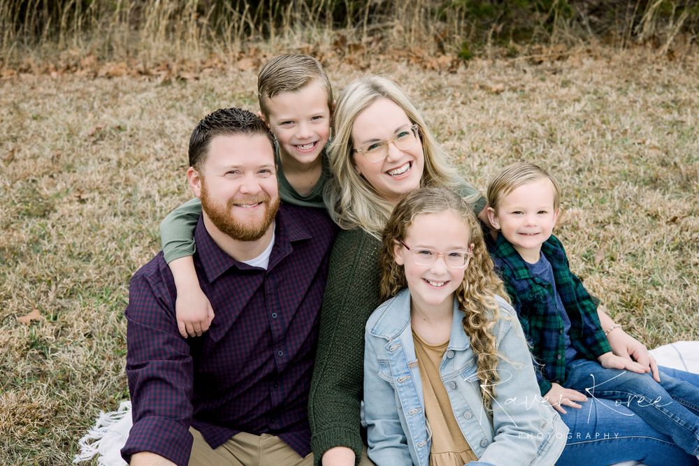 Family outdoor photo session in beautiful Knox County Tennessee